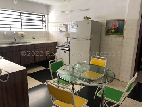 Imagen 6 de 13 de Casa Con Mucho Potencial Para Remodelar En Cumbres De Curumo Caracas 22-24516