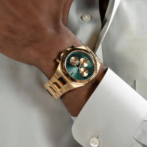 Reloj Para Hombre Guess Equity Color Dorado GW0703G2 Correa Dorado Bisel Dorado Fondo Verde
