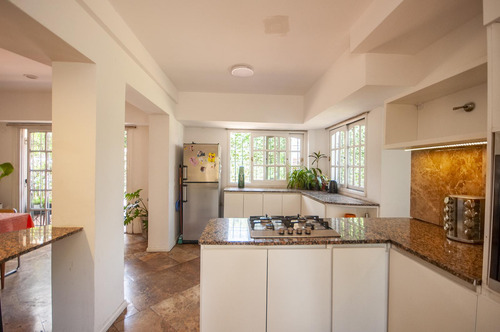 Casa De 5 Ambientes Con Pileta Y Jardín - Haedo