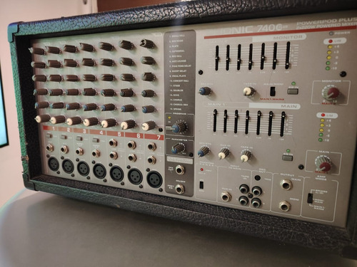 Phonic 740 Plus Mezclador Amplificado 440w 7 Canales Fx (Usado)