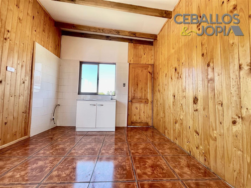 Casa En Venta De 3 Dorm. En Olmué