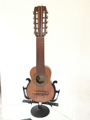 Charango Con Su Base