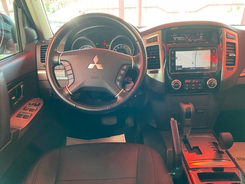 Imagem 3 de 15 de Mmc Pajero Hpe 3.2 D 2019 Starveiculos