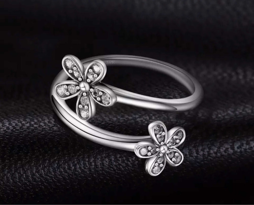 Imagen 2 de 5 de Anillo Diseño Flor De Plata 925 Con Brillantes