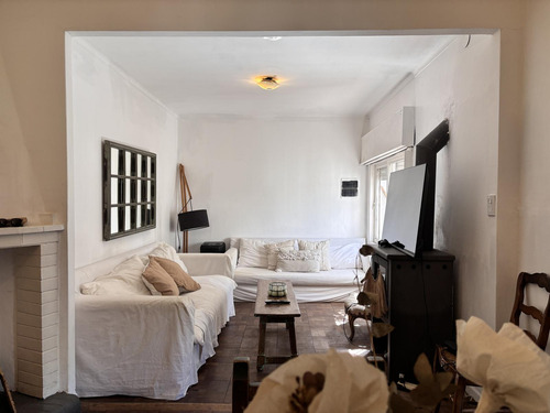 Casa A La Venta Con Renta Hasta Abril 2026 - Bella Vista