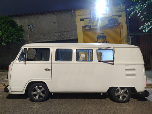 Kombi Clipper Ano 1995 Customizada Como Mostra As Fotos.
