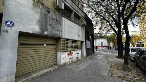 Casa 3 Dormitorios, Patio, Parrillero Y Cochera En Lourdes. A Metros De Bv. Oroño.