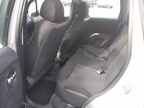 Imagem 11 de 13 de Citroën C3 1.4 Glx Flex 5p 2010