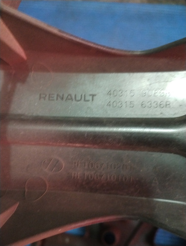 1 Tapón Polvera De Rin Renault Kwid 2023 Rin 14 Color Humo (Usado)