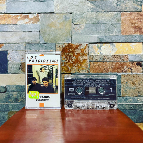 Cassette Los Prisioneros - Pateando Piedras (ed. 1995 Chi)