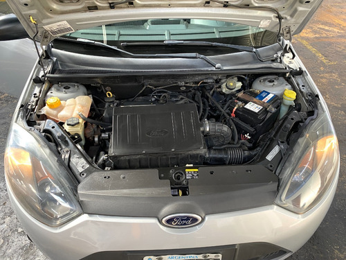Imagen 9 de 24 de Ford Fiesta Max 1.6l Edge Plus 2013