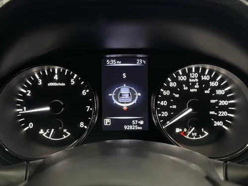 Nissan X-Trail 2.5 Exclusive 3 Row Cvt