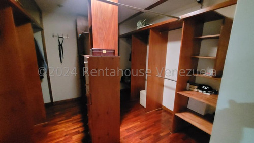 Casa Remodelada En Venta En Los Naranjos Del Cafetal 25-23573 Cs