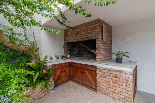 Venta De Casa 4 Dormitorios En Flor De Maroñas