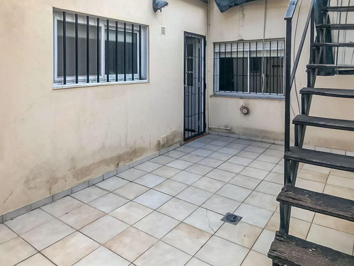 Venta/permuta - Casa De Pasillo Único - 2 Dormitorios - Azcuénaga, Rosario