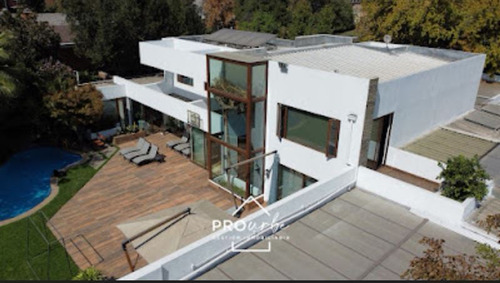 Casa En Venta De 7 Dorm. En La Reina