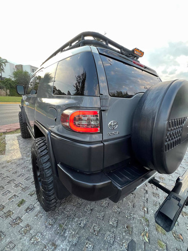 Imagen 14 de 15 de Toyota Fj Cruiser 2008 3p Premium Aa Ee Ra Abs 4x4 At