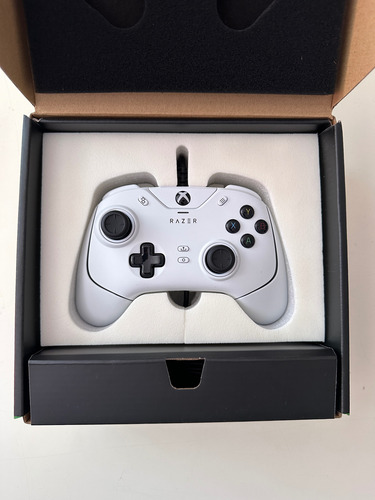 Control Razer Wolverine V2 Para Xbox Y Pc Blanco (Usado)