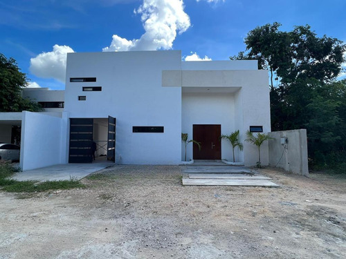 Casa En Venta Merida, Privada Kunkal, Agosto 2023.