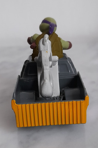Vehículo Tortugas Ninja Donatello Playmates 2014 Donatello Amarillo (Usado)