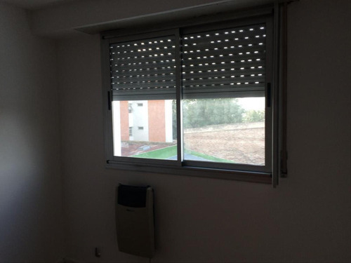 Departamento En Alquiler, 1 Dormitorio Con Cochera, Excelente Zona