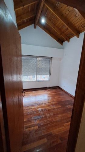 Casa Con Departamento En Venta En Ezpeleta Oeste