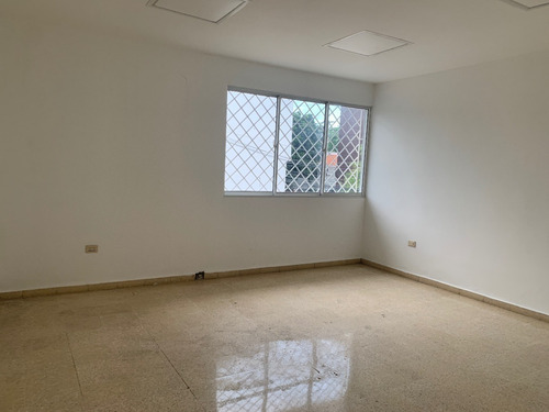 Imagen 2 de 9 de Alquilo Local Comercial En Gazcue