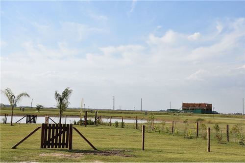 Imagen 3 de 6 de Lote A Laguna Etapa 4 En Barrio Santa Clara Al Sur