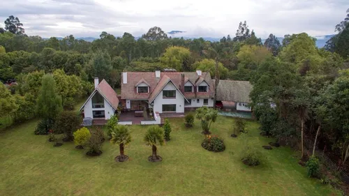 Casa En Arriendo/venta En Canelon. Cod A16565