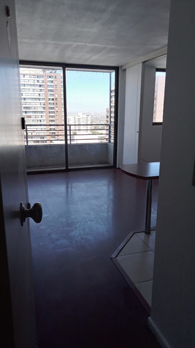 Cómodo Departamento En Arriendo, Excelente Ubicación.