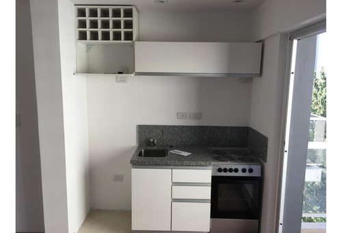 Imagen 11 de 26 de Hermoso Dpto 2 Ambientes Contrafrente Con Balcon Y Parrilla.