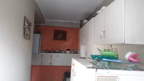 Apartamento En Venta, En Los Cedros Para Remodelar
