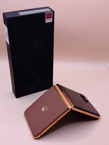 Motorola Razr 50 Ultra 256 Gb Mocha Mousse 24 Gb Ram Boost Chocolate (Usado)