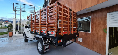Toyota Hilux Ex 4x4 Estacas 2005