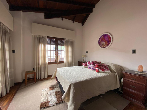 Venta Casa Sayago, 3 Dorm Piscina Con Renta Alta