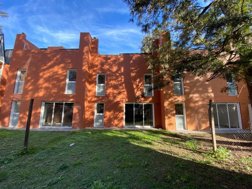 Imagen 18 de 19 de Casa 3 Dormitorios Con Cochera En Venta Acepta Departamentos Como Parte De Pago Fisherton