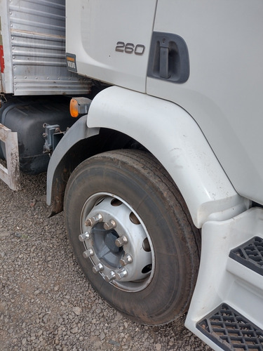 Imagem 11 de 13 de Volvo Vm 260