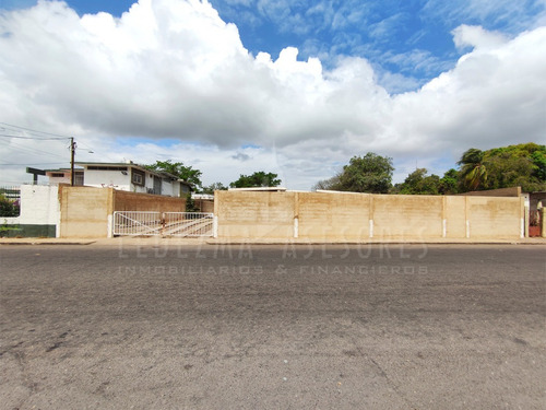 Imagen 2 de 13 de Ledezma Asesores Vende Terreno Av. Guasipati, Cerca De La Av. Táchira, Ciudad Bolívar - Venezuela
