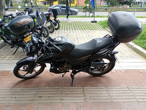 Akt Cr3 200 Eiii 2024 Casi Nueva Con Apenas 3.300km Maletero
