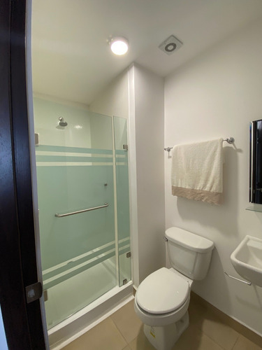 Imagen 8 de 18 de Departamento En Venta, Centro De Monterrey