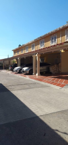 Imagen 2 de 9 de Twohouse En Venta En Lechería