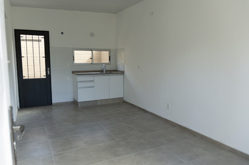 Casa De 2 Dormitorios A Estrenar En Complejo Cerrado En El Pinar