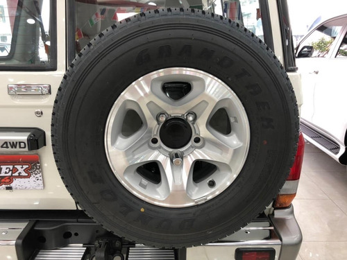 Imagen 8 de 11 de Toyota Macho