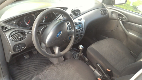 Ford Focus Sedan 2.0 Glx 4p