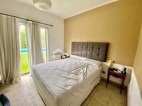 Se Alquila Casa En El Barrio La Escondida, Tigre, 5 Habitaciones Y Piscina!!!