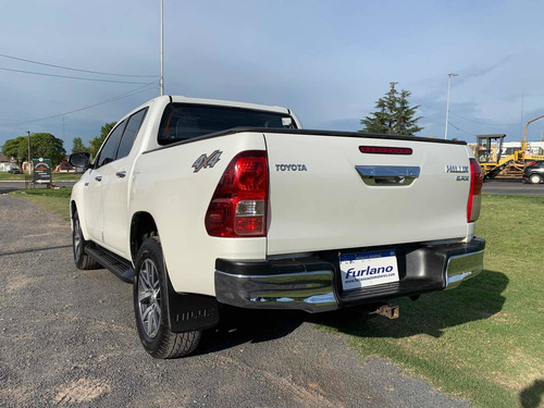 Toyota Hilux 2.8 Cd Srx 177cv 4x4 At 2017
