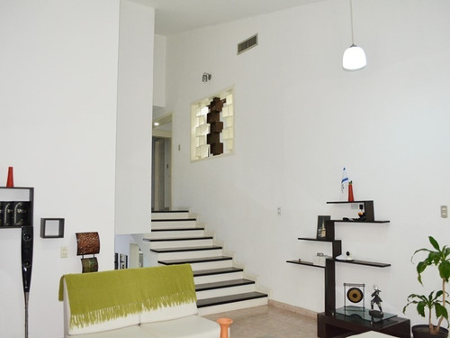 Imagen 2 de 30 de Se Vende Bella Casa De 3 Niveles Nisperos Valencia Atc-552 04125067379 04244900499
