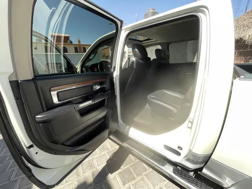 Dodge LARAMIE 5.7 Laramie Mcab 4x4 Mt