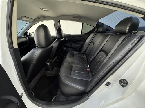 Nissan Versa 1.6 16V FLEXSTART UNIQUE 4P XTRONIC