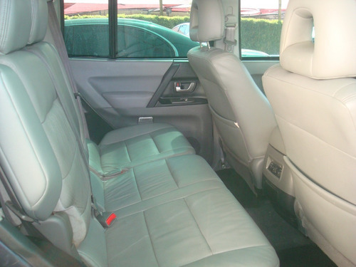 Imagem 8 de 13 de Mitsubishi Pajero Full 3.8 Hpe 4x4 V6 24 V Gas. 4p Aut. 2005